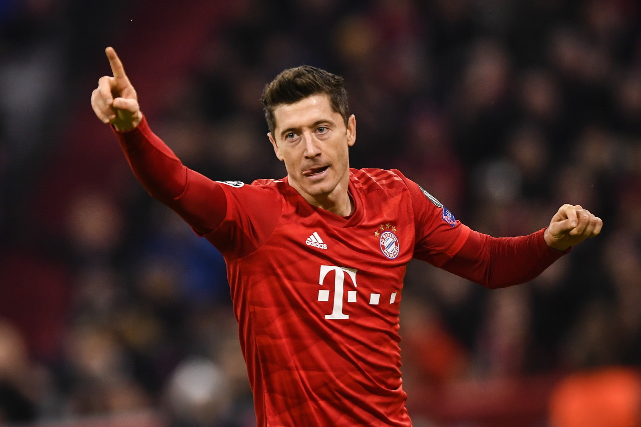 NG娱乐-莱万多夫斯基在篮网比赛中惊险取胜，绝杀引发热议！的简单介绍