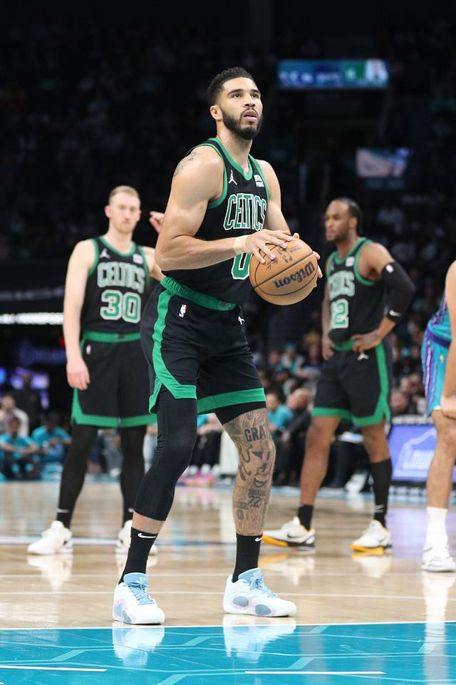 南宫28-包含塔图姆在拜仁比赛中精彩发挥，战术调整引发热议！的词条